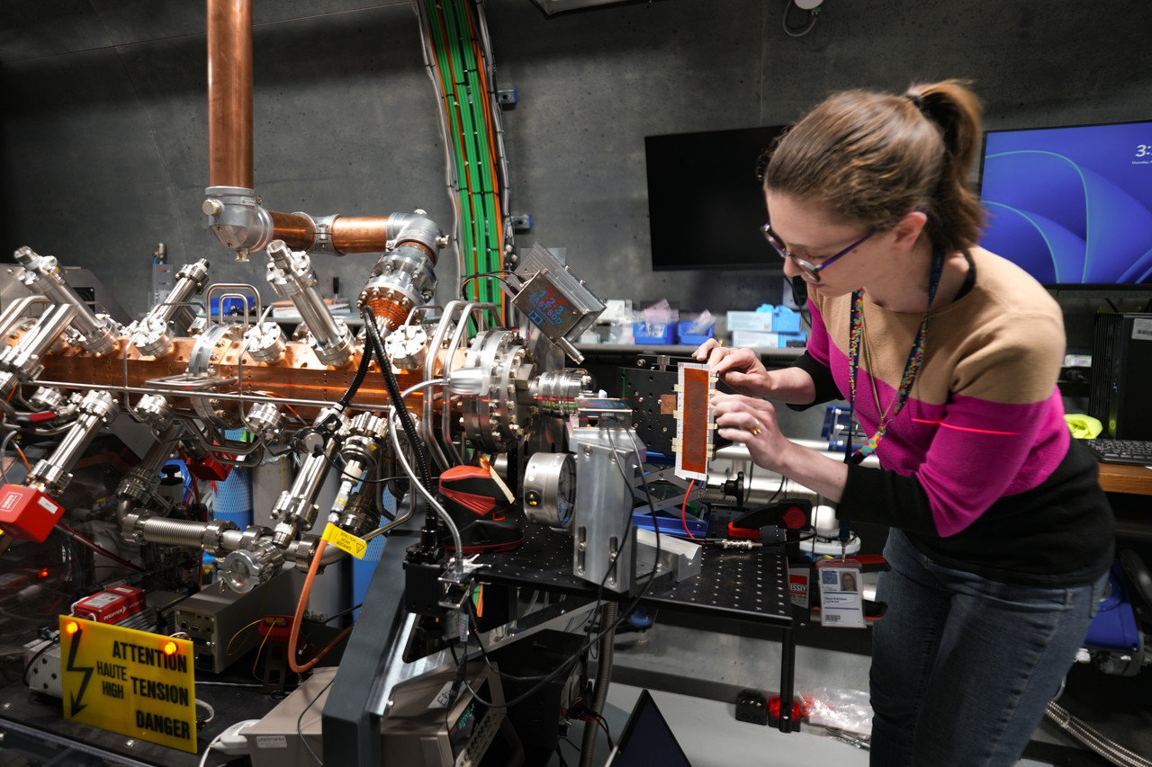 A scientist working on the CERN Science Gateway's proton accelerator. © CERN