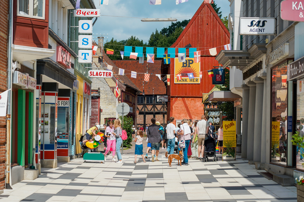 A pedestrian street in the 1974 quarter. © Den Gamle By